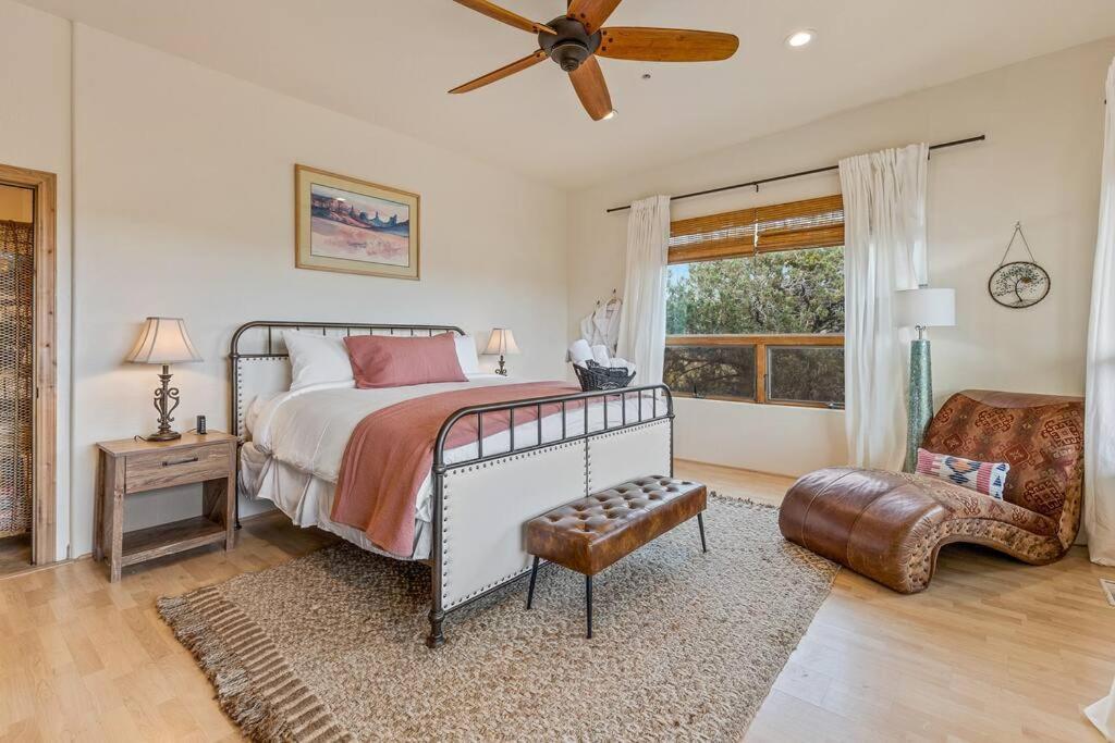 Close To Fresh Creek! Sleeps 12 ~ Amazing Views W/Serene Open Space ~ Hot Tub + Game Room ~ Trails Outside Sedona Exteriör bild