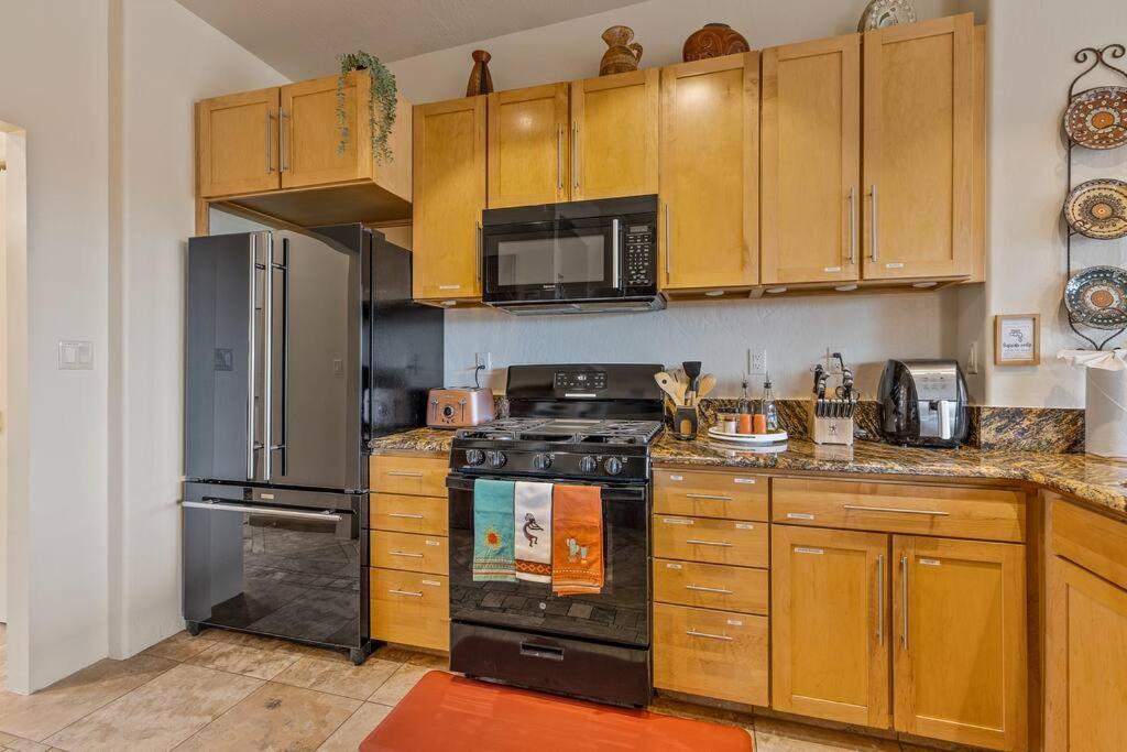 Close To Fresh Creek! Sleeps 12 ~ Amazing Views W/Serene Open Space ~ Hot Tub + Game Room ~ Trails Outside Sedona Exteriör bild