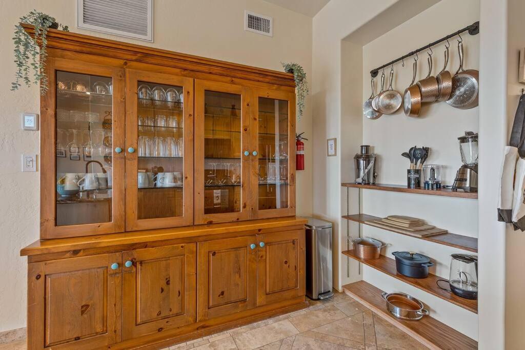 Close To Fresh Creek! Sleeps 12 ~ Amazing Views W/Serene Open Space ~ Hot Tub + Game Room ~ Trails Outside Sedona Exteriör bild